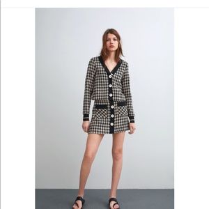 Zara tweed buttons set! ( WANTED)